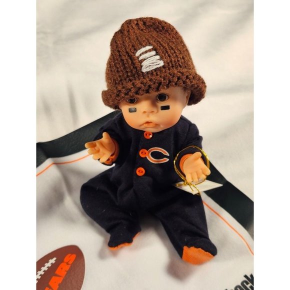 CHICAGO BEARS "MONDAY MORNING QUARTERBACK" 5" RESIN ARTIST DOLL ASHTON-DRAKE-NIB - Picture 4 of 4